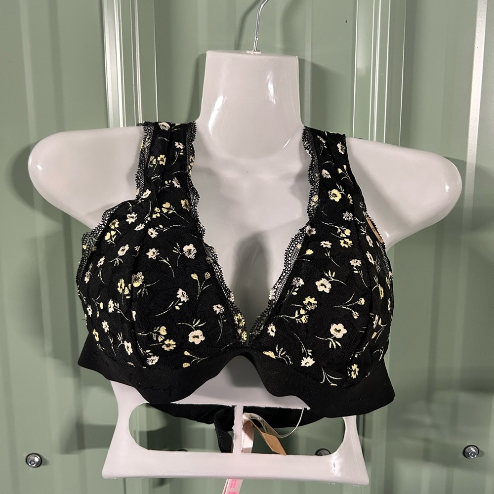 PINK Victoria's‎ Secret Black Bralette with Floral Print and Plunging Neckline